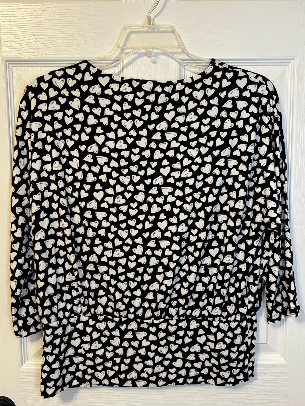 Chico’s Size 2 (US Large) Black White Heart Print 3/4 Sleeve Stretch Knit Top - Picture 3 of 13